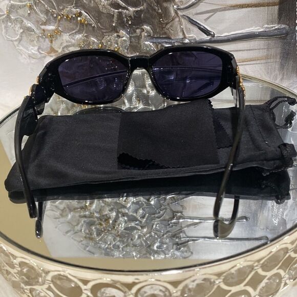 OVAL Sunglasses - Picture 4 of 5